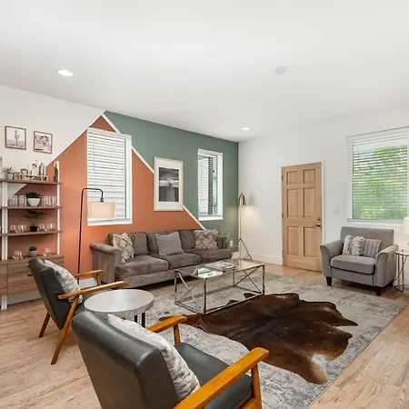 Citrine-private Patio & Balcony-near Germantown Holiday home