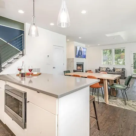 Holiday home Heights-sleeps 12-in Cumberland Heights