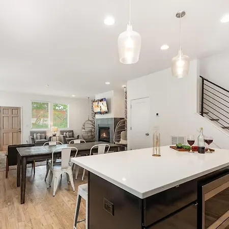 Citrine-private Patio & Balcony-near Germantown Nashville