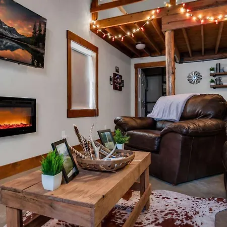 The Den At J-barn - Secluded Retreat * Nashville