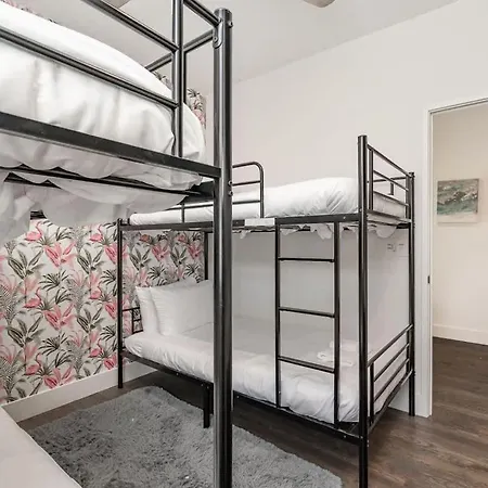 Holiday home Jade - Private Patio And Balcony - Near Germantown