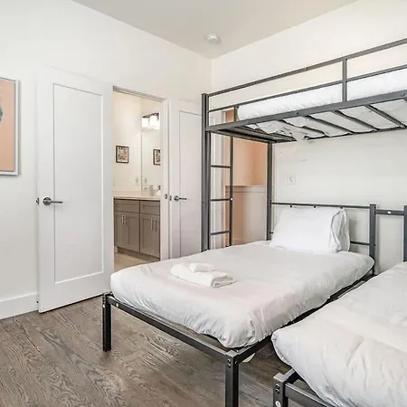 Heights-sleeps 12-in Cumberland Heights *