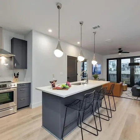 Holiday home Twin Notes - Odyssey - 2 Units - Mins To Broadway *