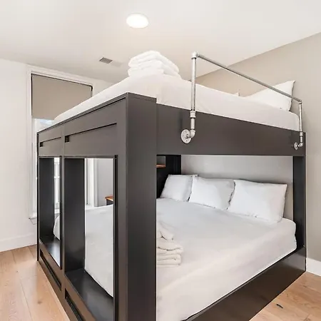 The Saddlery - The Vault - 2 Min Walk To Broadway Holiday home *