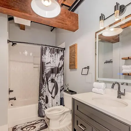 Lowkey - Pool & Gym - Mins To Broadway Holiday home Nashville