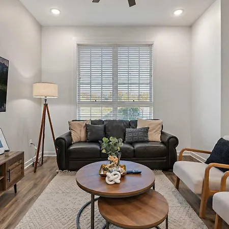 Holiday home Group Getaway - 2 Homes Rooftops 28 Nashville