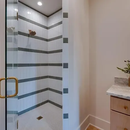 Eclipse - Ultra High End Finishes - Rooftop Patio Holiday home Nashville