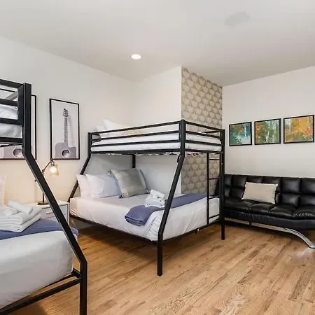 Citrine-private Patio & Balcony-near Germantown