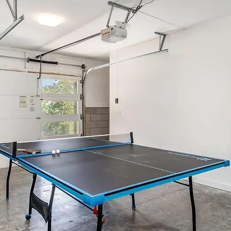 Jade - Private Patio And Balcony - Near Germantown *