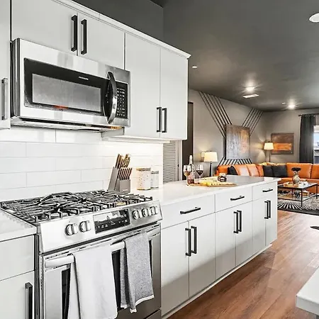 Holiday home Sunset-expansive Patio & Hot Tub-mins To Broadway Nashville