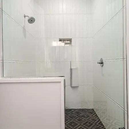 The Acklen-private Balcony-4 Mins To Broadway