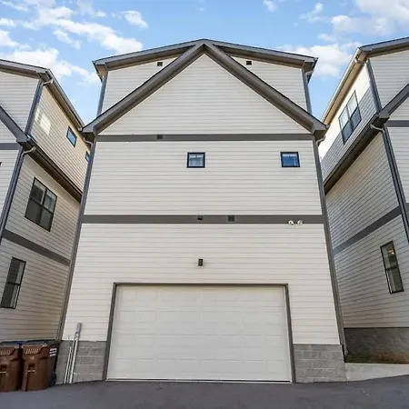 Holiday home Sunspire-private Deck-in East *