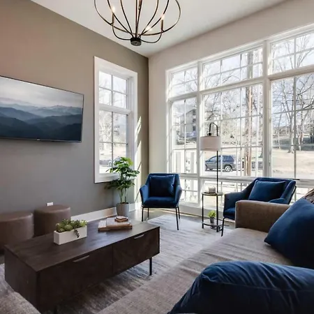 Holiday home West End Escape - New Build With Rooftop Views Nashville