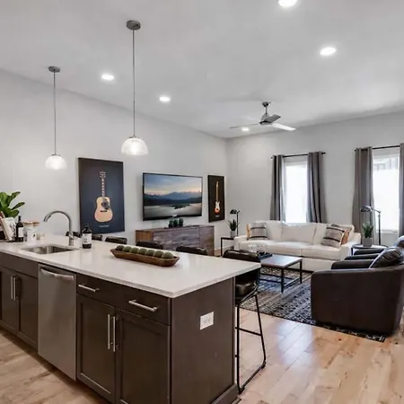 Side By Side Nash Homes - Relaxing Rooftop Patios * Nashville