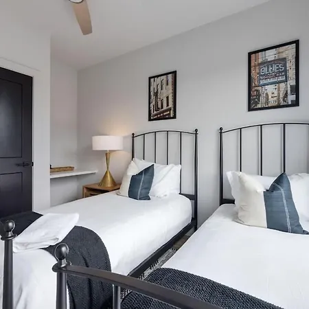 Gaia - Odyssey - 4 Units - Heart Of Midtown *