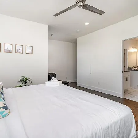 Riff & Rest - 2 Stylish Homes - Mins To Germantown Holiday home *