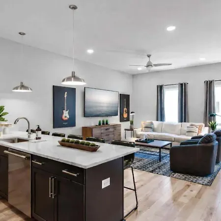 Side By Side Nash Homes - Relaxing Rooftop Patios *