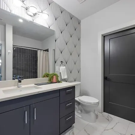 Holiday home Reverb - Odyssey - Pool & Gym - Heart Of Midtown