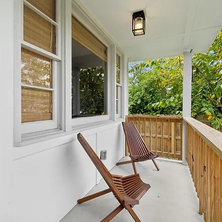 Vibey Unit In Duplex * Nashville
