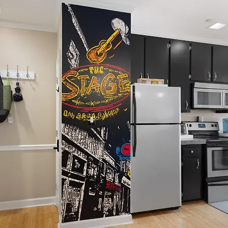 Of Downtown Nashville! Apartment