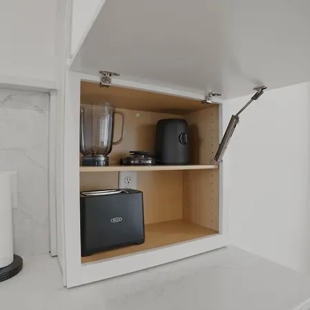 Apartment New Stylish Nash Townhouse W Hot Tub & Rooftop Nashville