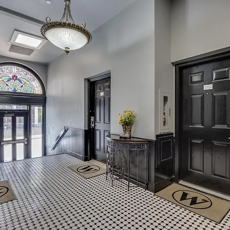 Apartment Historic Honky Tonk Hideaway *