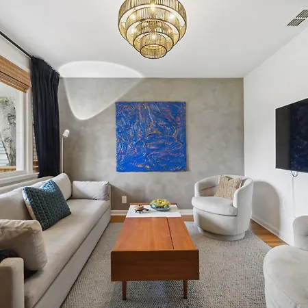Apartment Vibey Unit In Duplex *
