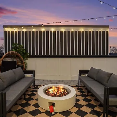 Halo-rooftop Patio & Game Room-mins To Broadway *