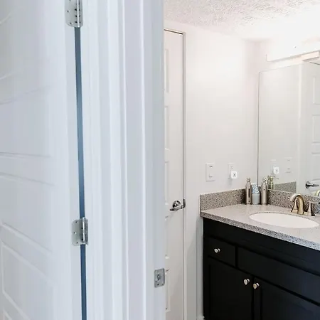 The Vinyl At Music Row - 1 Bedroom Apartment