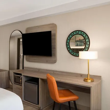 La Quinta By Wyndham Airport/opryland Hotel Nashville
