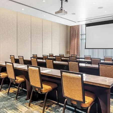 Cambria Downtown 4*