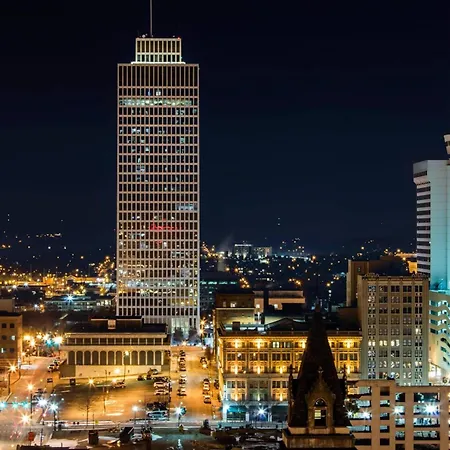 Cambria Downtown 4*
