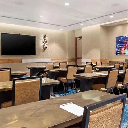 Hotel Cambria Downtown