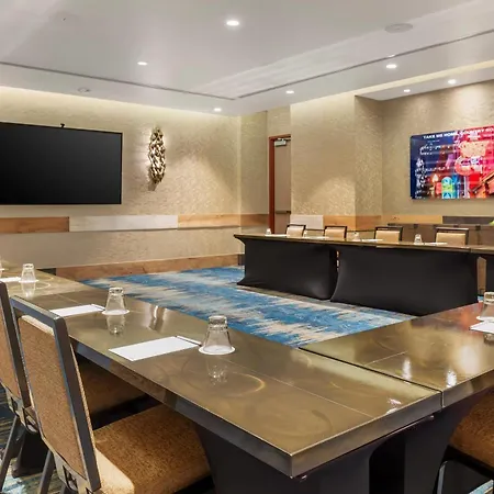 Hotel Cambria Downtown