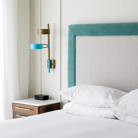 Hyatt Centric Downtown Hotel 4*