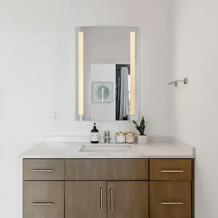 Gulch With Pool Gym Private Patio & Garage Holiday home Nashville