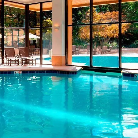 Hotel Sonesta Airport 4*