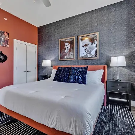 The Outlaw In Downtown By Nautical Holiday home *