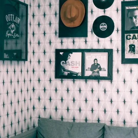 The Outlaw In Downtown By Nautical Holiday home *
