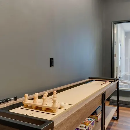 Holiday home Luxury Townhome! Rooftop-game Room! Near Broadway! *