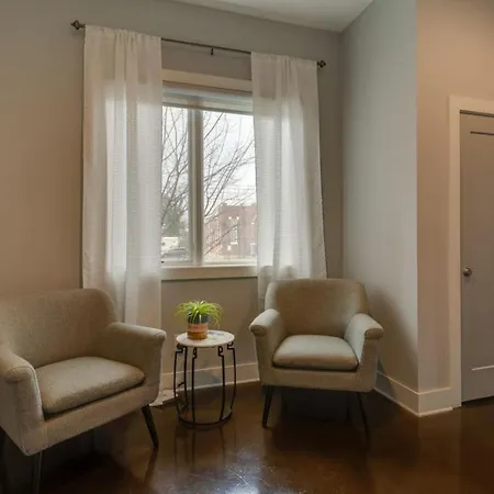 Luxury Townhome! Rooftop-game Room! Near Broadway! Nashville