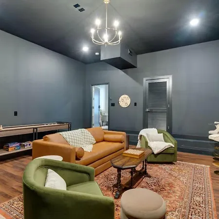 Holiday home Luxury Townhome! Rooftop-game Room! Near Broadway!
