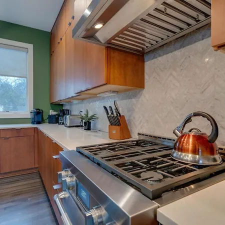 Luxury Townhome! Rooftop-game Room! Near Broadway! * Nashville