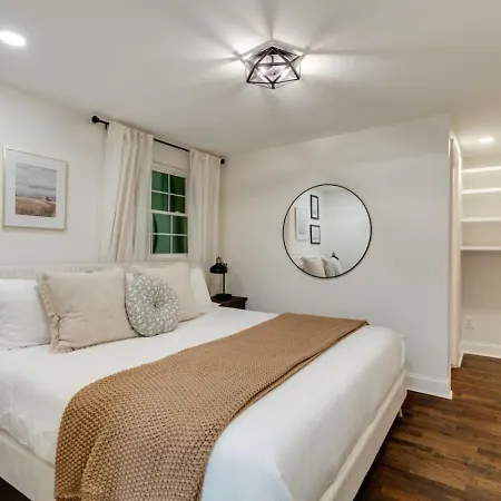 East One Level With Big Yard Holiday home Nashville