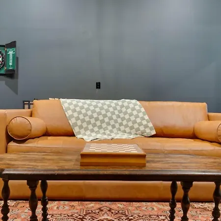 Holiday home Luxury Townhome! Rooftop-game Room! Near Broadway! Nashville