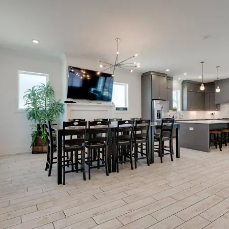 Holiday home Mural The Gulch Townhome Near Broadway | Sleeps 12 Nashville