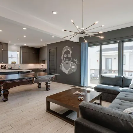 Mural The Gulch Townhome Near Broadway | Sleeps 12