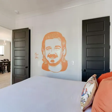 Holiday home Mural The Gulch Townhome Near Broadway | Sleeps 12 *