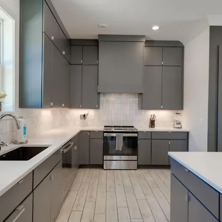 Mural The Gulch Townhome Near Broadway | Sleeps 12 Holiday home