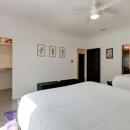 Mural The Gulch Townhome Near Broadway | Sleeps 12 Holiday home *